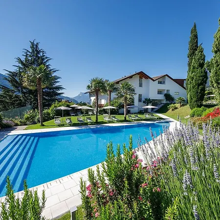 Kroneliving Hotel 3*